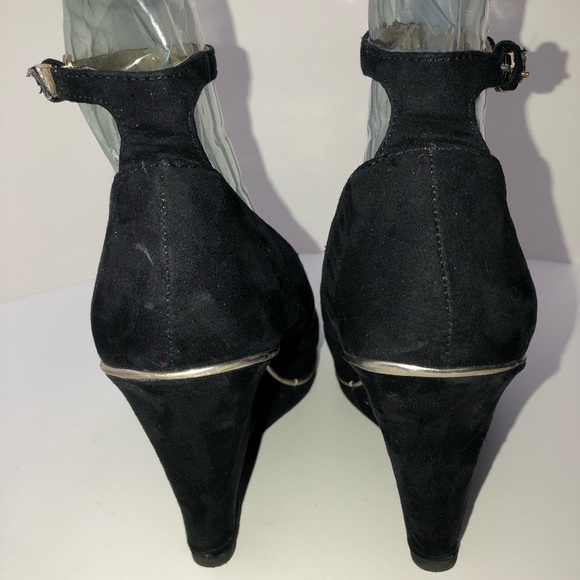 Missimo Black w/ Gold Trim Wedge - Picture 5 of 5